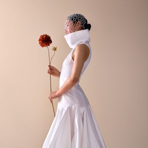 Model-with-dahlia